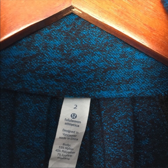 Reflective luluemon quarter zip - Picture 4 of 7